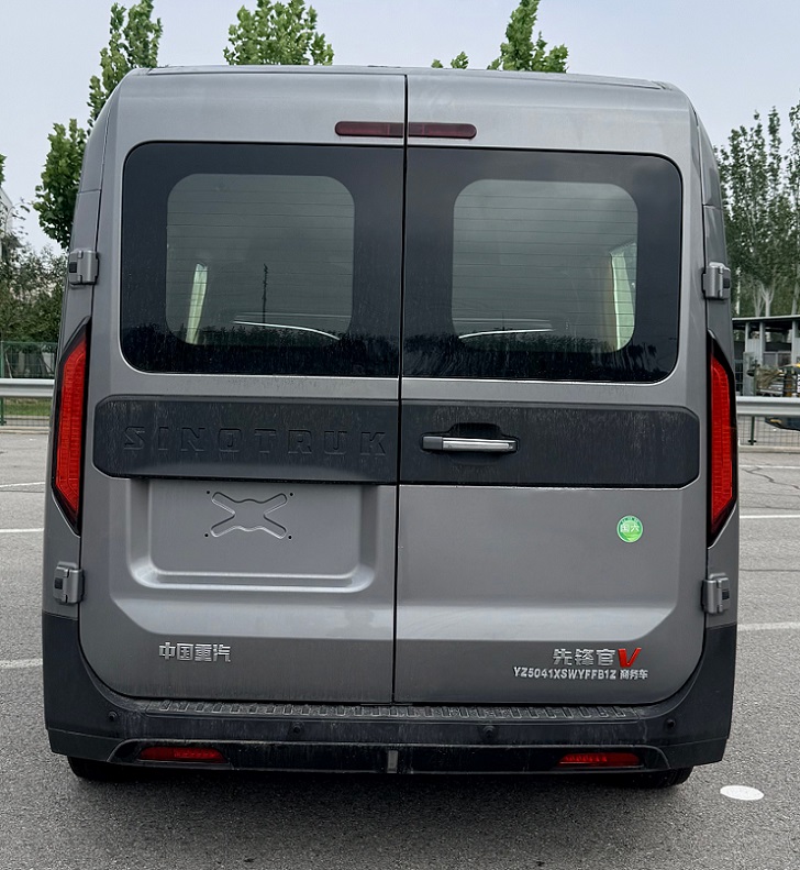 渝州牌YZ5041XSWYFFB1Z商務(wù)車公告圖片