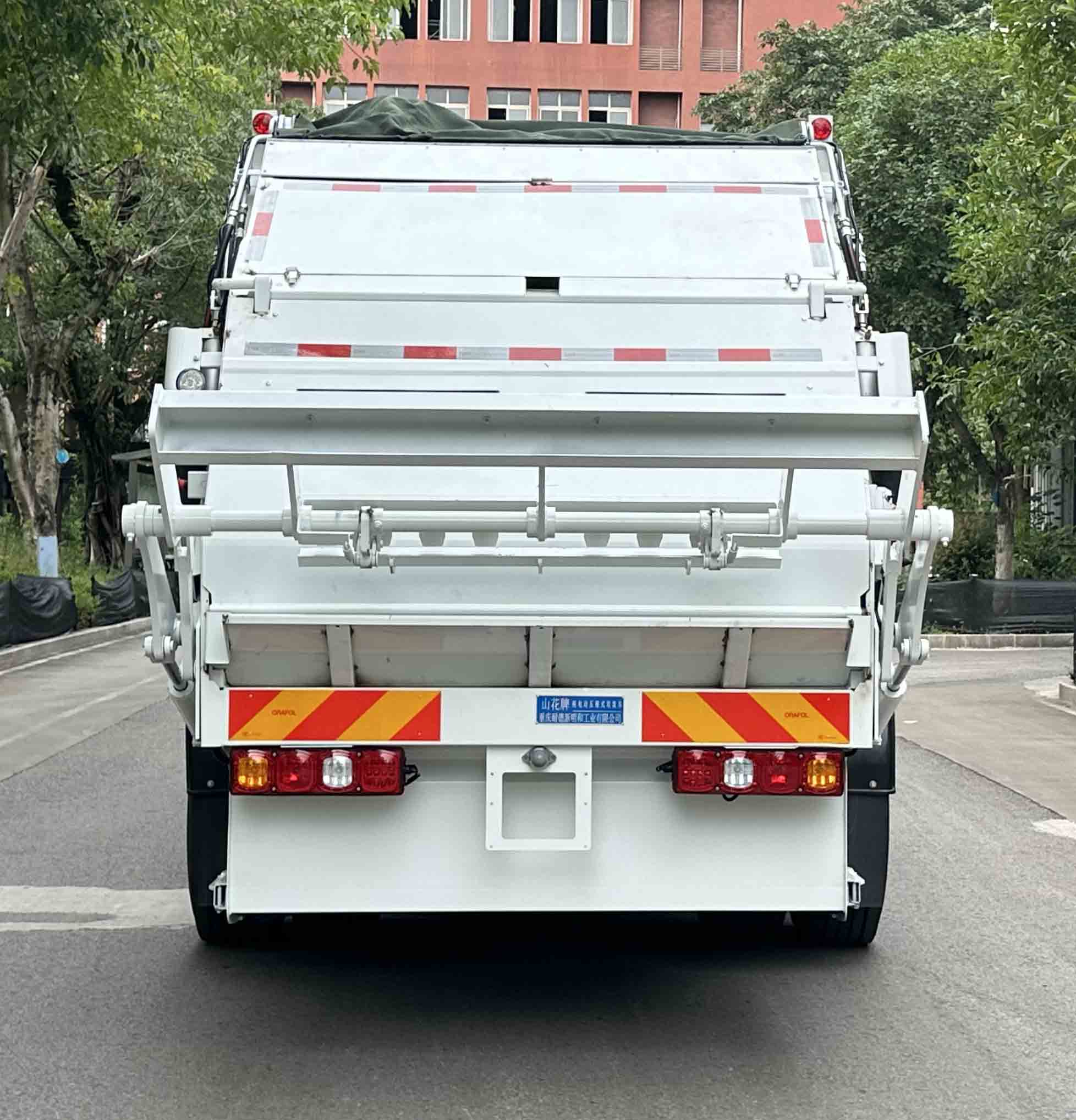 山花牌JHA5189ZYSSXBBEV純電動壓縮式垃圾車公告圖片