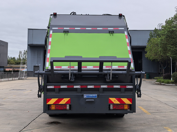 程力威牌CLW5180ZYSBEVCDP純電動壓縮式垃圾車公告圖片