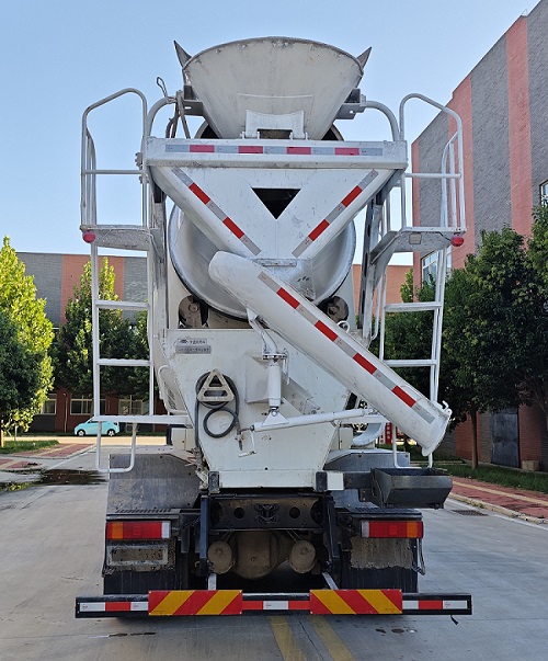 宇通牌ZKH5312GJBP6BEV11K純電動(dòng)混凝土攪拌運(yùn)輸車公告圖片