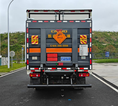 圣洲牌LVZ5121XQYDFV6爆破器材運(yùn)輸車(chē)公告圖片