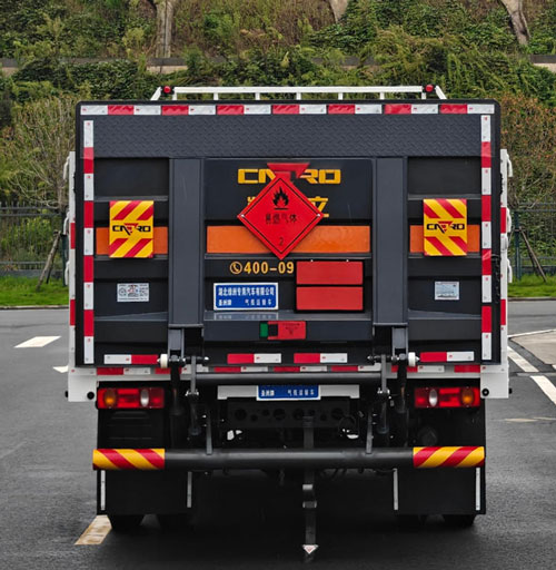 圣洲牌LVZ5121TQPDFV6氣瓶運(yùn)輸車公告圖片