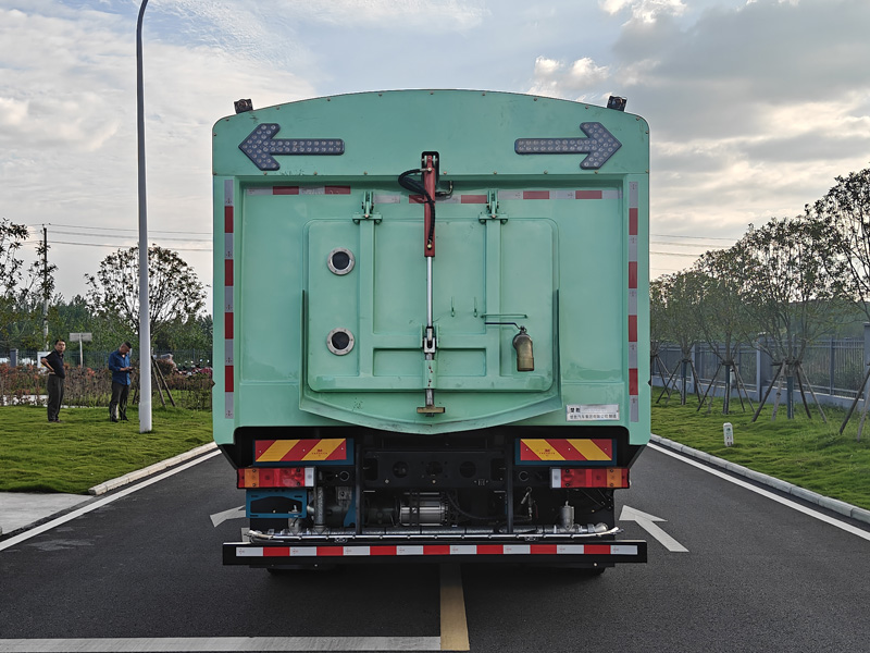 楚勝牌CSC5180TXSCFBEV純電動(dòng)洗掃車公告圖片