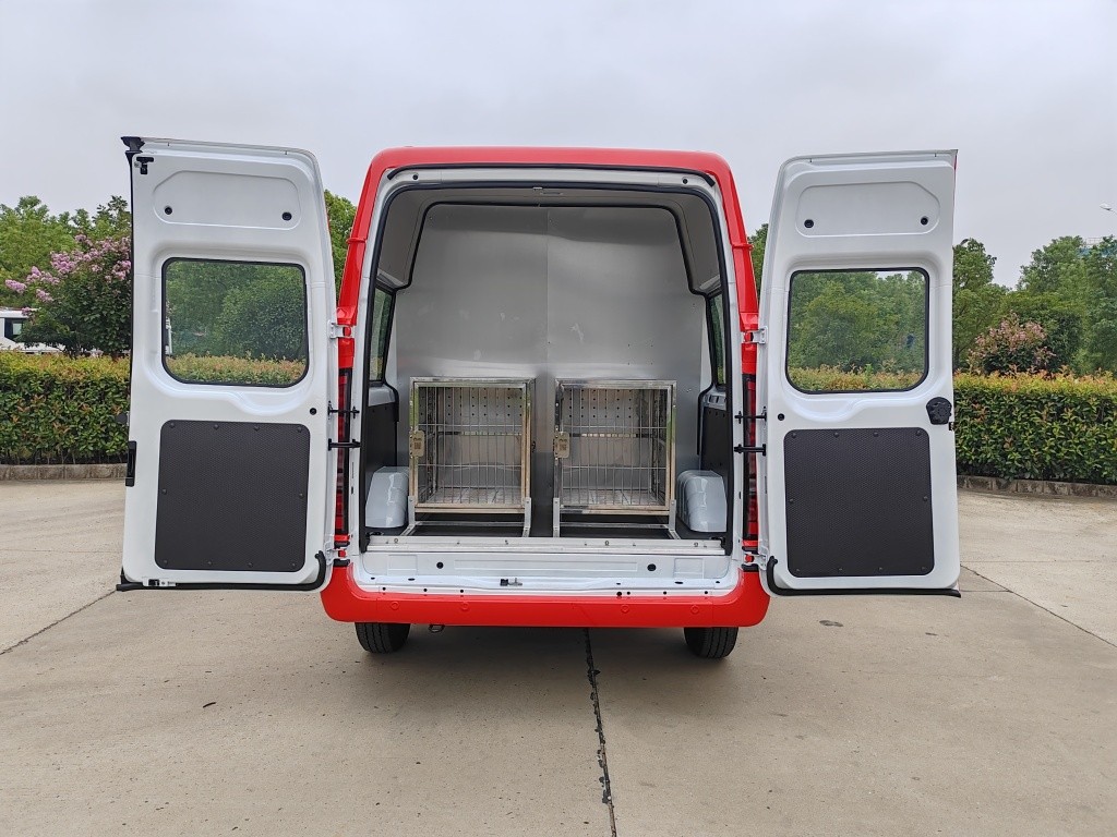 云鶴牌WHG5040XJQ警犬運(yùn)輸車(chē)公告圖片