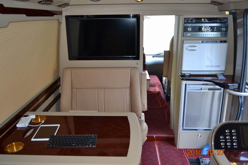 鈞天牌JKF5060XSW商務(wù)車公告圖片