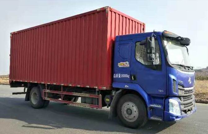 乘龍牌LZ5180XXYM3AC1廂式運(yùn)輸車