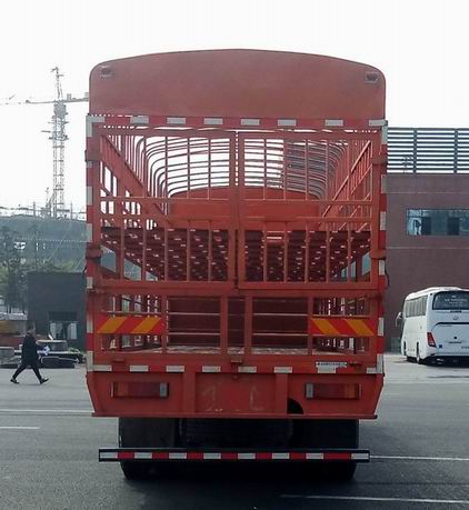 乘龍牌LZ5310CCQH7FC1畜禽運(yùn)輸車公告圖片