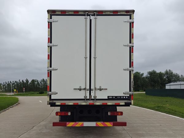 解放牌CA5310XLCP66K24L7T4E6冷藏車(chē)公告圖片