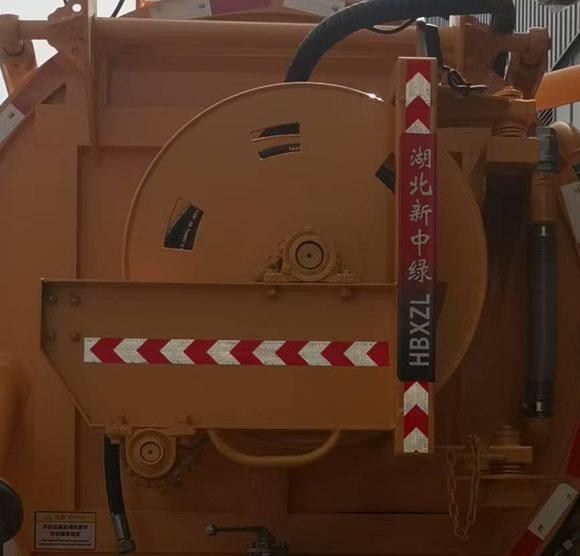 東風(fēng)股份多利卡D7 XZL5120GQW6清洗吸污車公告圖片