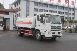 洒水车