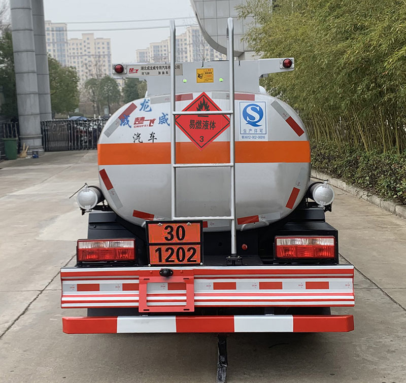 東風股份多利卡D6 CLQ5071GJY6E加油車公告圖片