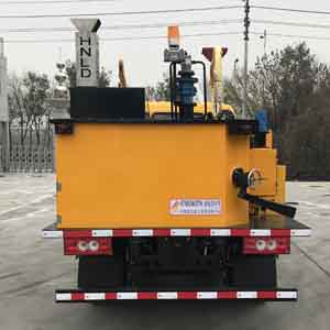 鴻天牛牌HTN5040TYH路面養(yǎng)護(hù)車公告圖片