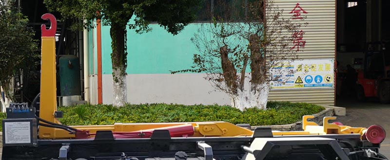 東風股份多利卡D7 XZL5120ZXX6車廂可卸式垃圾車公告圖片