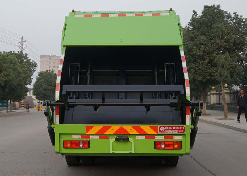 東風(fēng)專底-D3 SZD5253ZYSD6V壓縮式垃圾車公告圖片