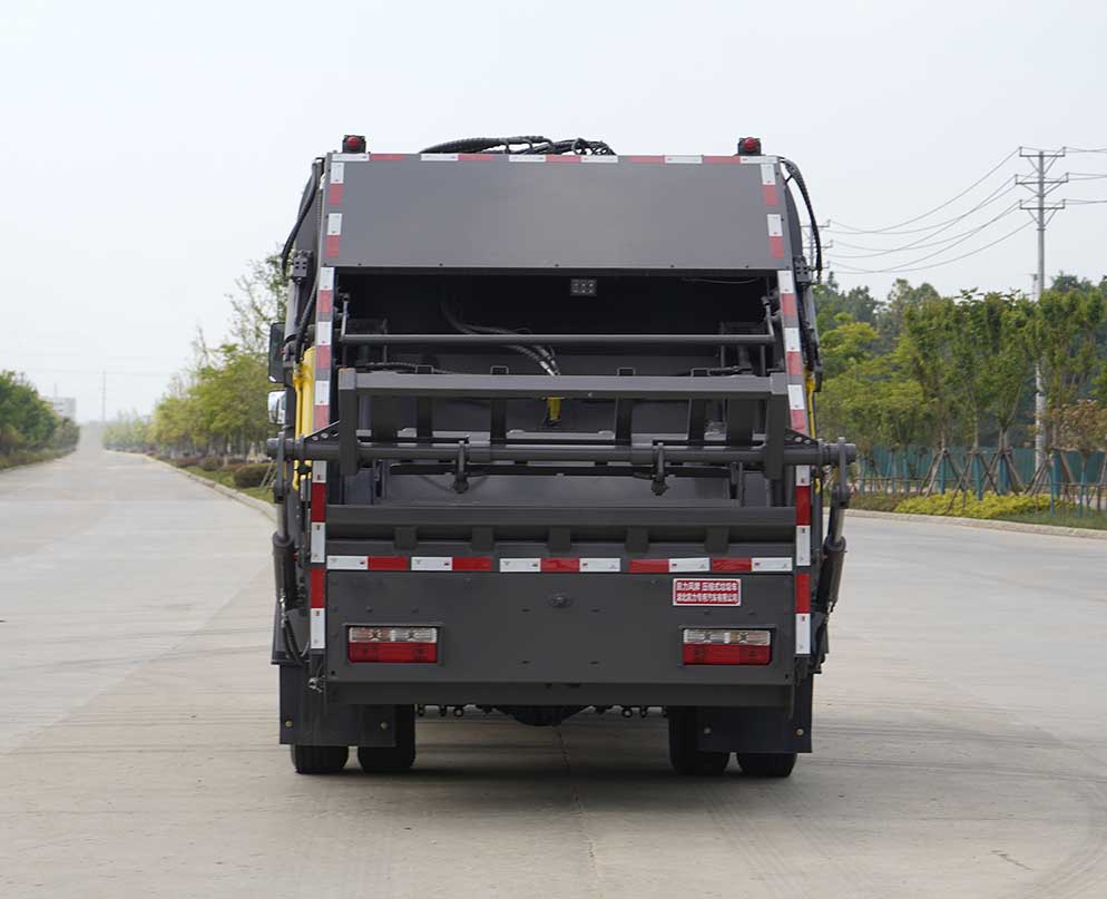 東風(fēng)股份多利卡D7 KLF5120ZYSE6壓縮式垃圾車公告圖片