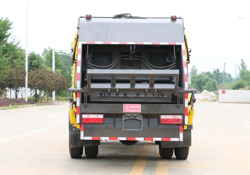 凱力風(fēng)牌KLF5120ZYSB6壓縮式垃圾車(chē)公告圖片