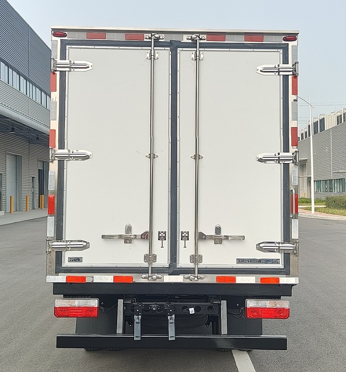 東風(fēng)牌EQ5045XLC16DCAC冷藏車公告圖片