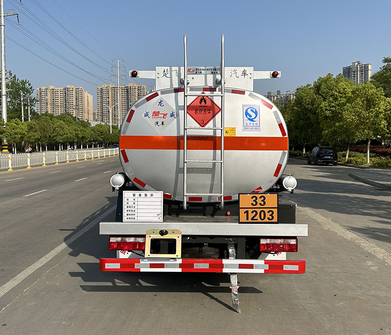 楚飛牌CLQ5121GYY6CA運(yùn)油車公告圖片