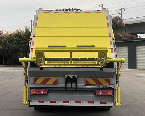 徐工牌XGH5184ZYSD6壓縮式垃圾車公告圖片