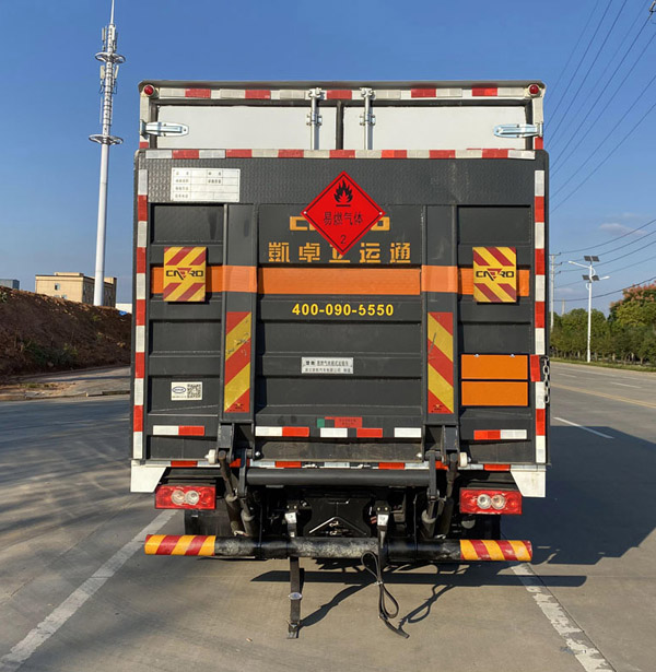 楚勝牌CSC5108XRQB6易燃?xì)怏w廂式運(yùn)輸車公告圖片