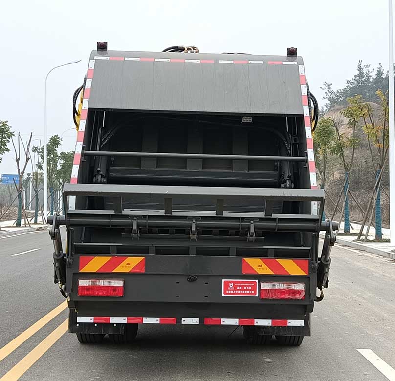凱力風(fēng)牌KLF5180ZYSBEV純電動(dòng)壓縮式垃圾車公告圖片