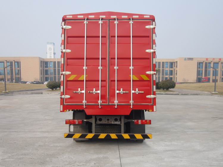 豪沃牌ZZ5317CCYV386JF1倉(cāng)柵式運(yùn)輸車公告圖片