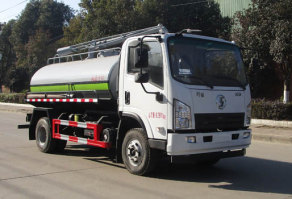 吸粪车