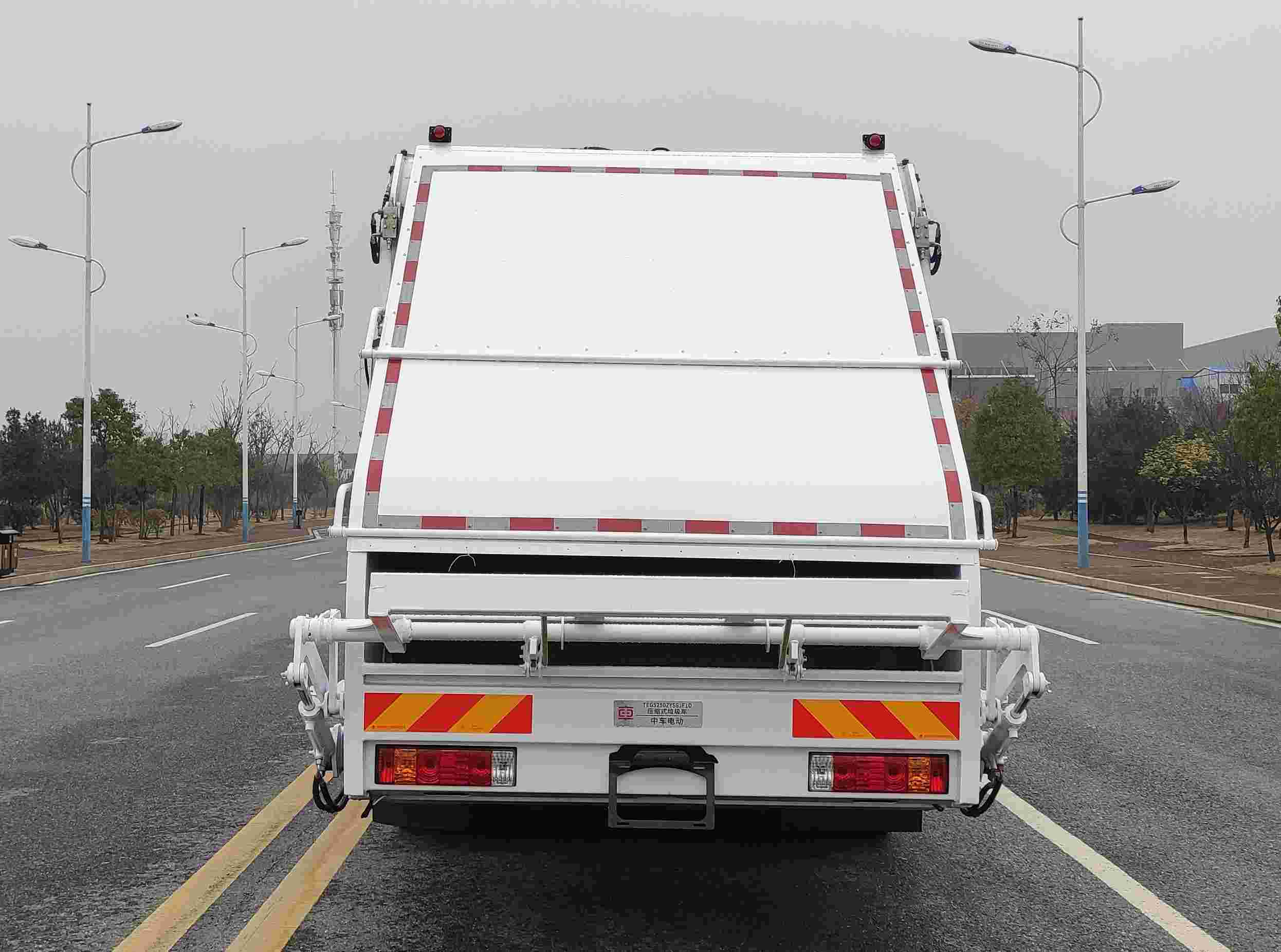 中國(guó)中車牌TEG5250ZYS6JF1D壓縮式垃圾車公告圖片