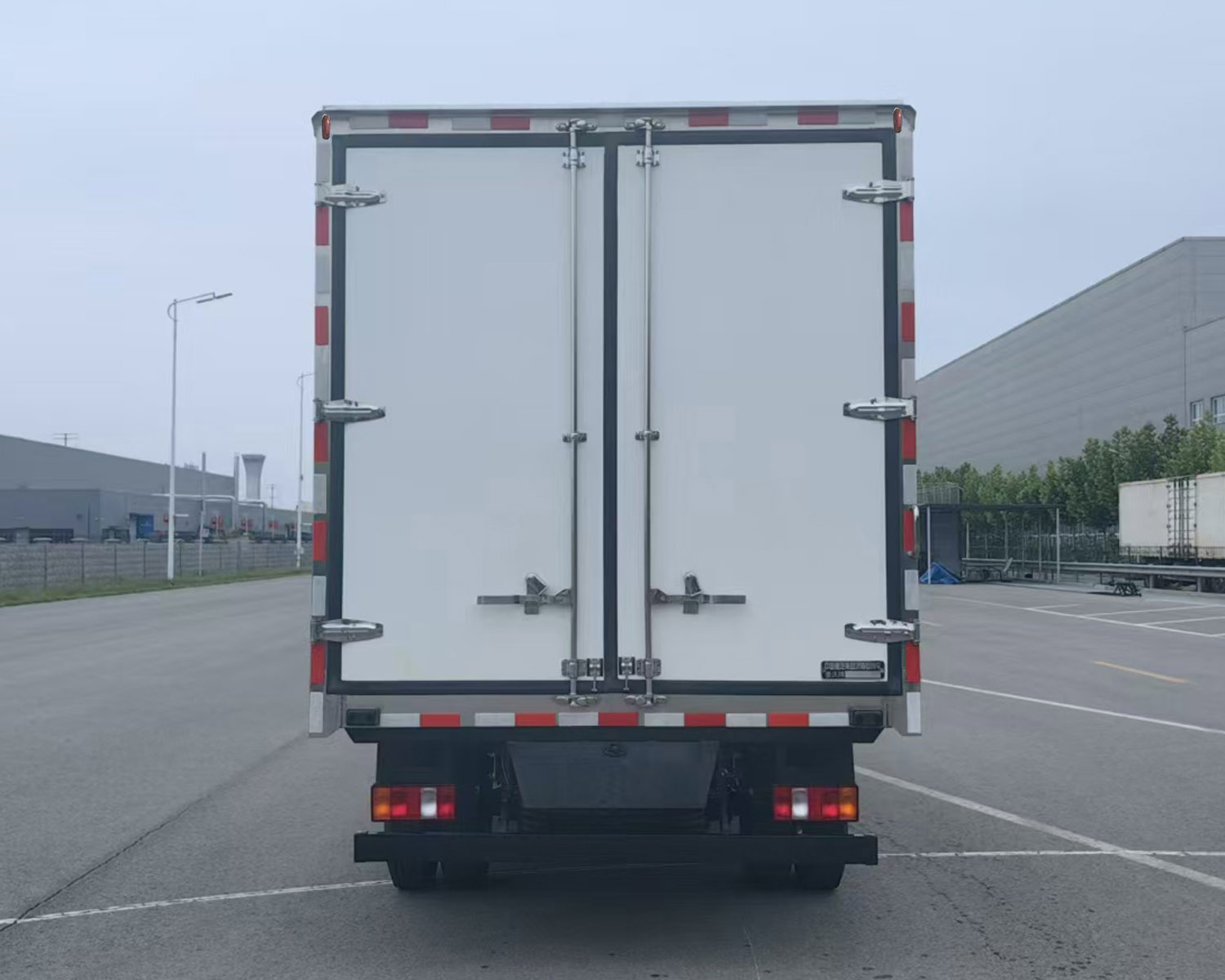 豪沃牌ZZ5077XLCF3315F174冷藏車公告圖片