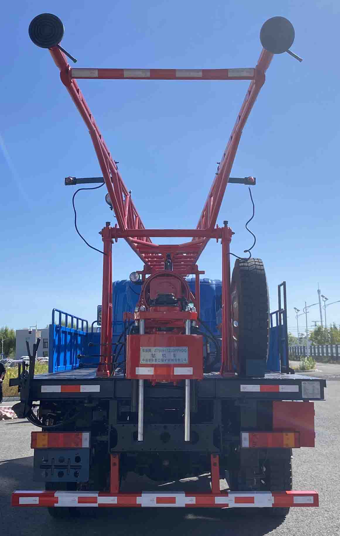 張?zhí)脚芞T5091TZJDPPHDQ鉆機車公告圖片