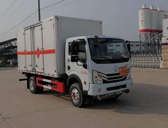 順風(fēng)智造牌SFZ5045XRYEQ6易燃液體廂式運(yùn)輸車