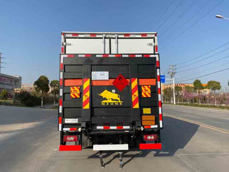 楚勝牌CSC5108XRQBK6易燃氣體廂式運輸車公告圖片