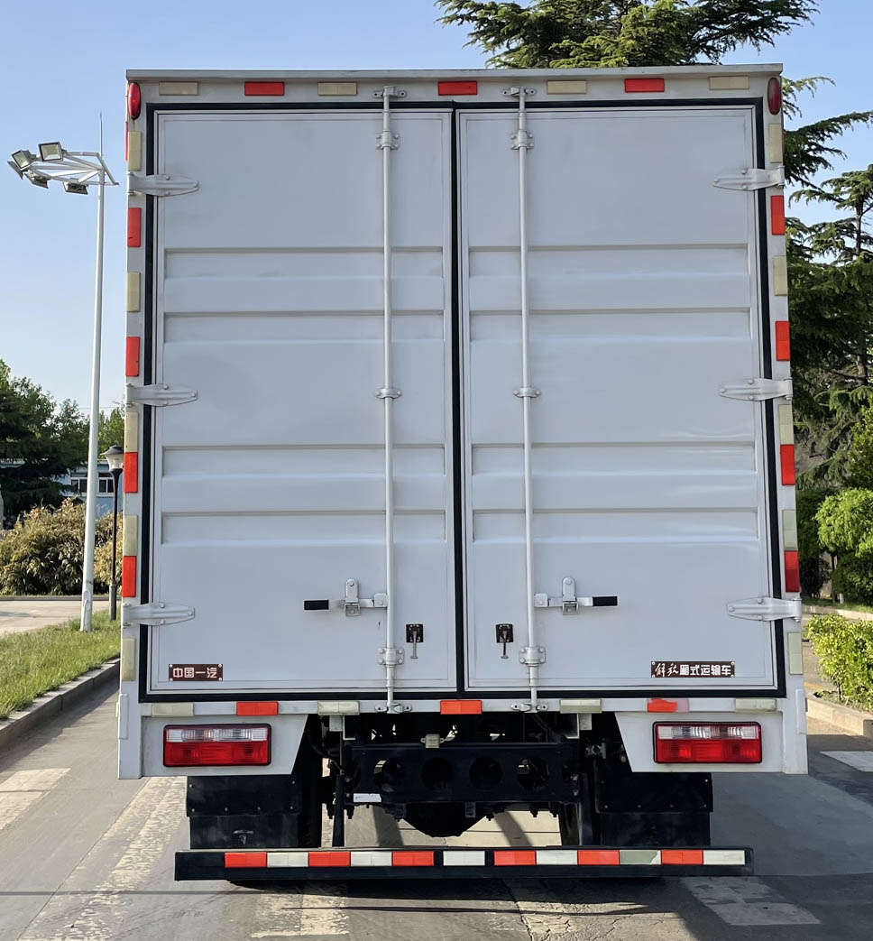 解放牌CA5111XXYP40K59L2E6A84廂式運(yùn)輸車(chē)公告圖片