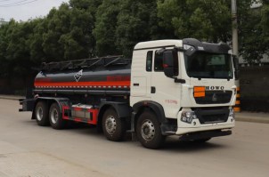 中汽力威牌HLW5321GFWZ6腐蝕性物品罐式運(yùn)輸車
