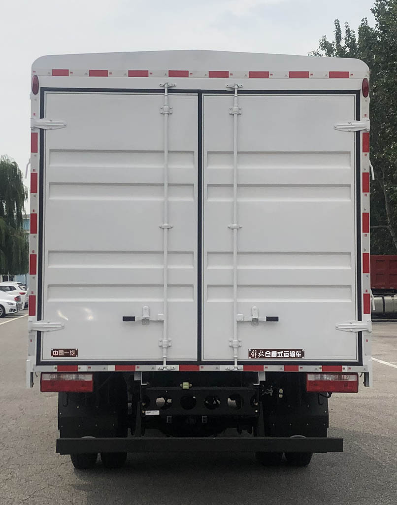 解放牌CA5110CCYP40K45L4E6A84倉(cāng)柵式運(yùn)輸車公告圖片