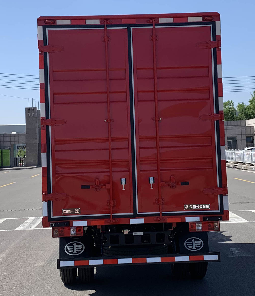 解放牌CA5048XXYP40K50L2E6A84廂式運(yùn)輸車公告圖片