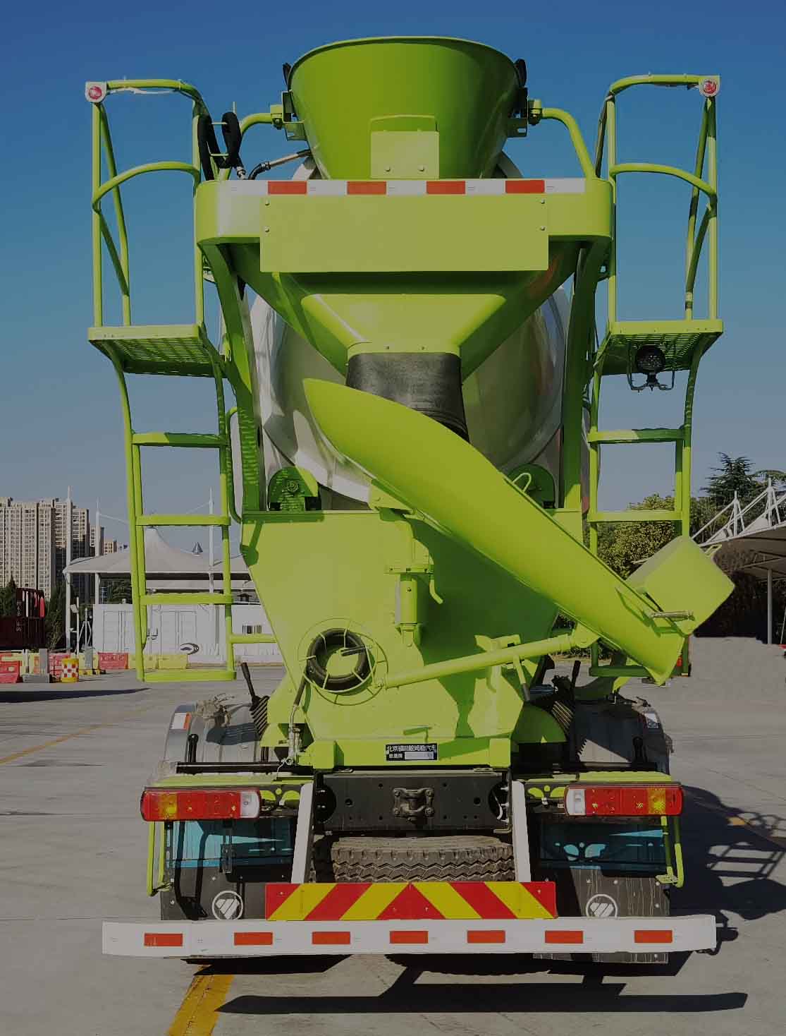 歐曼牌BJ5311GJBY6GRS-02混凝土攪拌運輸車公告圖片