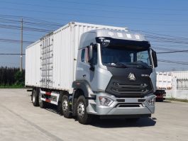 豪沃牌ZZ5317XXYN46MJF1厢式运输车