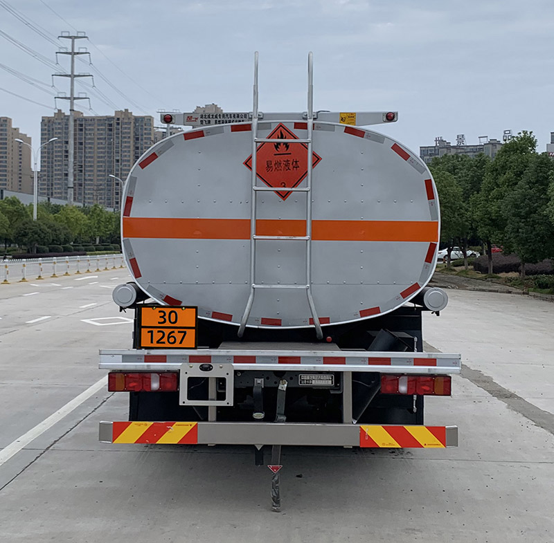 楚飛牌CLQ5322GRY6ZZ易燃液體罐式運(yùn)輸車公告圖片