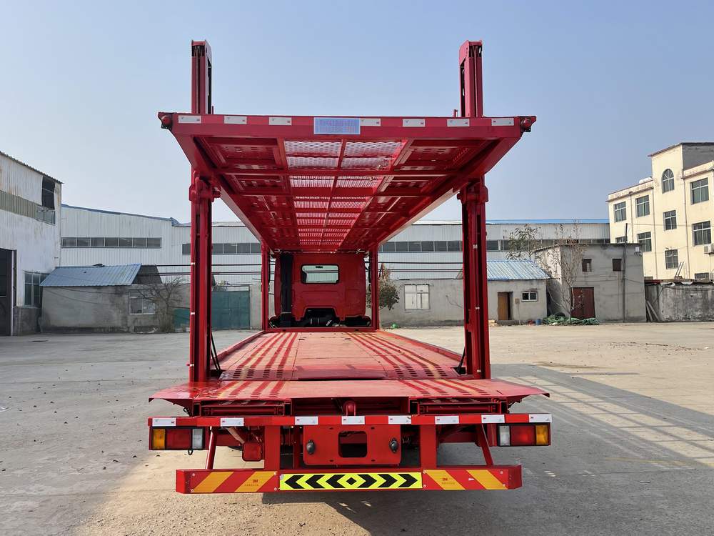 巨運(yùn)牌LYZ5185TCL車輛運(yùn)輸車公告圖片