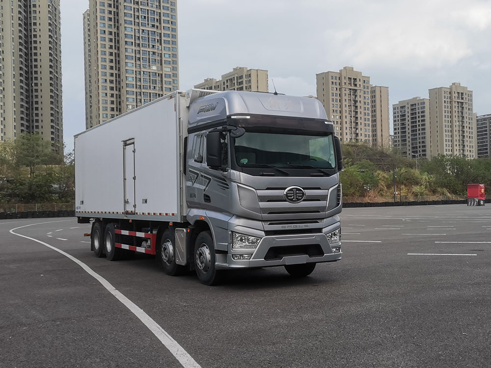 解放牌CA5320XLCP77K24T4E6冷藏車