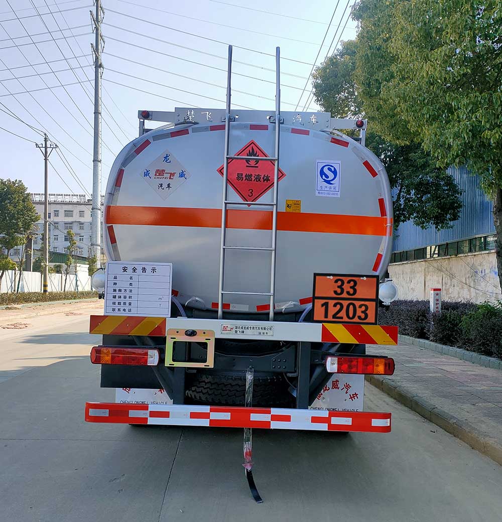 楚飛牌CLQ5262GYY6ZZ運(yùn)油車公告圖片