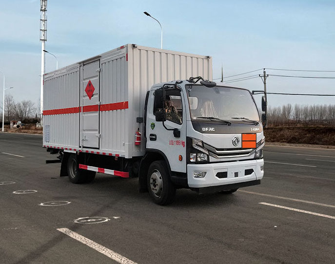 權(quán)駿牌JJJ5125XRQ易燃?xì)怏w廂式運(yùn)輸車