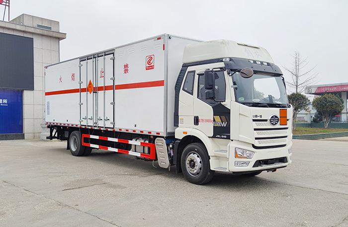 專力牌ZLC5180XQYC6爆破器材運(yùn)輸車