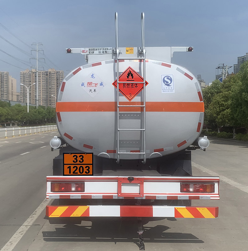 楚飛牌CLQ5326GYY6ZZ運(yùn)油車公告圖片
