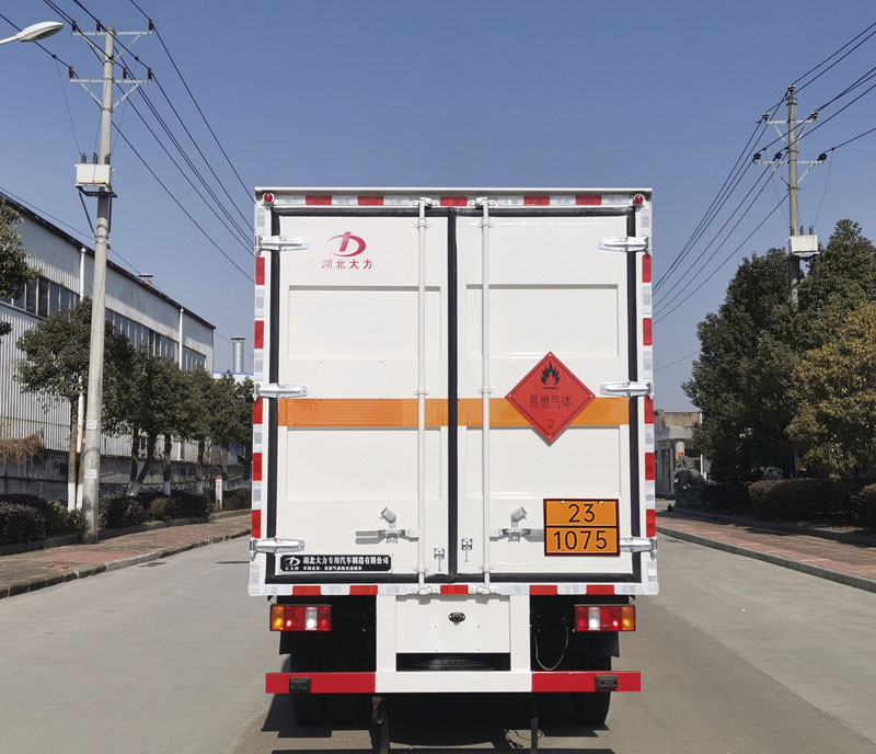 大力牌DLQ5042XRQZZ6易燃?xì)怏w廂式運(yùn)輸車公告圖片
