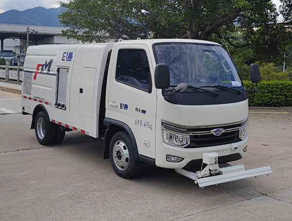 福龍馬牌FLM5040TYHFSBEV純電動(dòng)路面養(yǎng)護(hù)車公告圖片