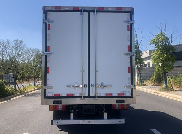 江西五十鈴牌JXW5040XLCWDJ2BEV純電動冷藏車公告圖片