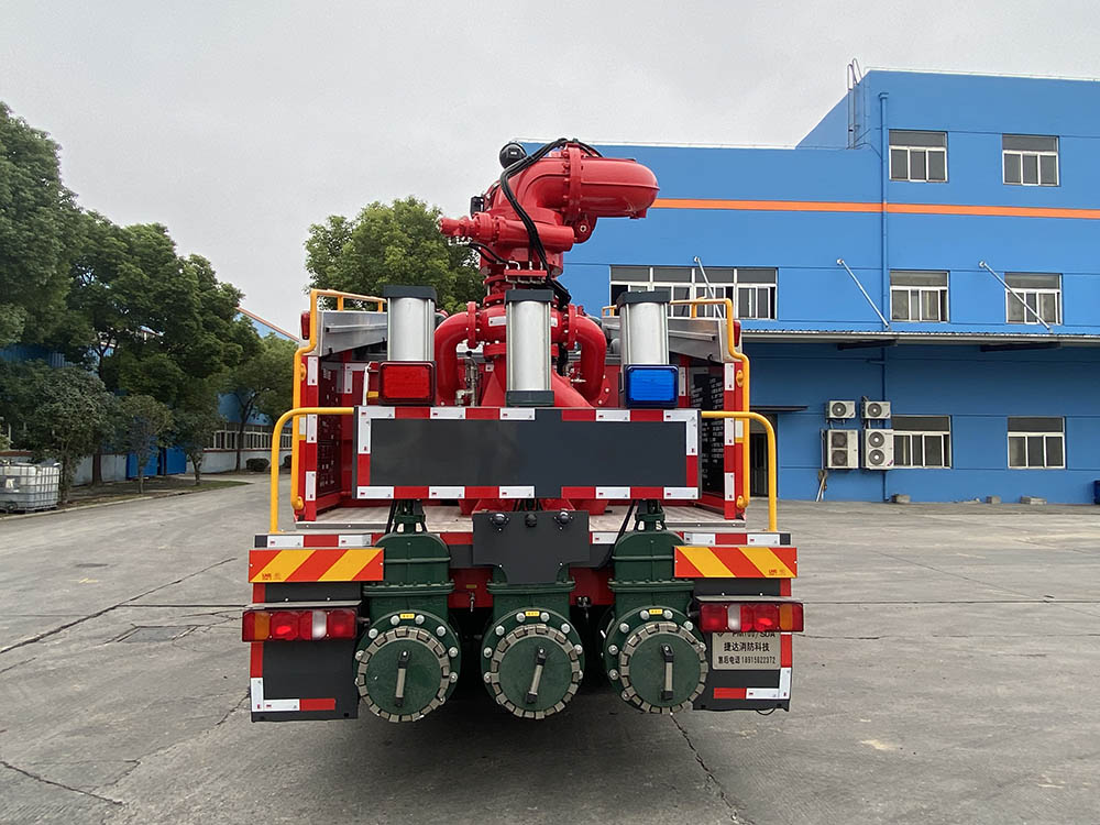 捷达消防牌SJD5381GXFPM100/SDA泡沫消防车公告图片