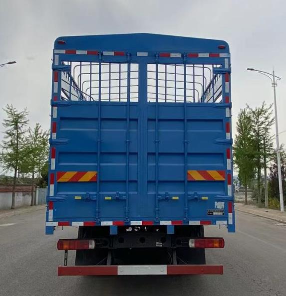 歐曼牌BJ5181CCQY6AKL-01畜禽運輸車公告圖片
